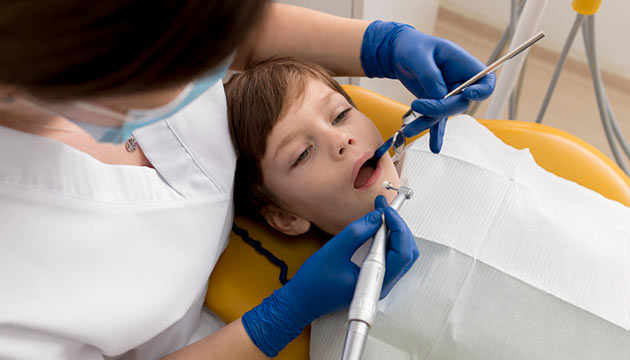 גז צחוק לילדים בטיפול שיניים